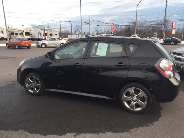 2009 Pontiac Vibe 2.4L for sale at Mull's Auto Sales