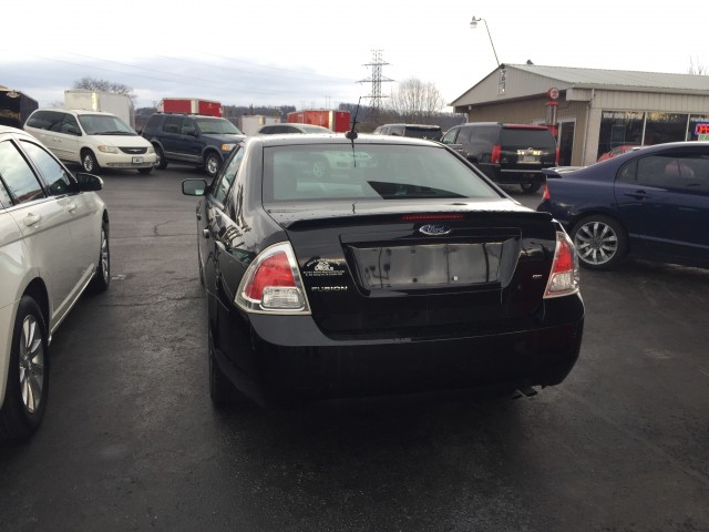 2008 Ford Fusion SE for sale at Mull's Auto Sales