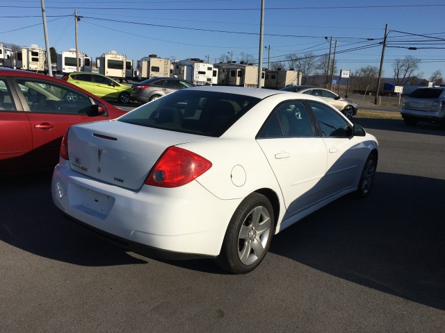 2010 Pontiac G6 Base for sale at Mull's Auto Sales