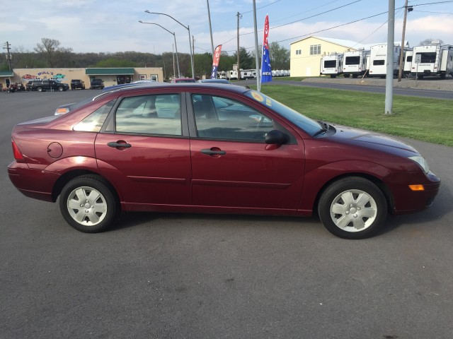 2007 Ford Focus ZX4 SE for sale at Mull's Auto Sales