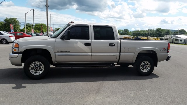 2007 GMC Sierra Classic 2500HD SL Crew Cab Long Box 4WD for sale at Mull's Auto Sales