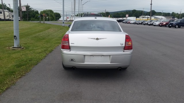 2006 Chrysler 300 C AWD for sale at Mull's Auto Sales