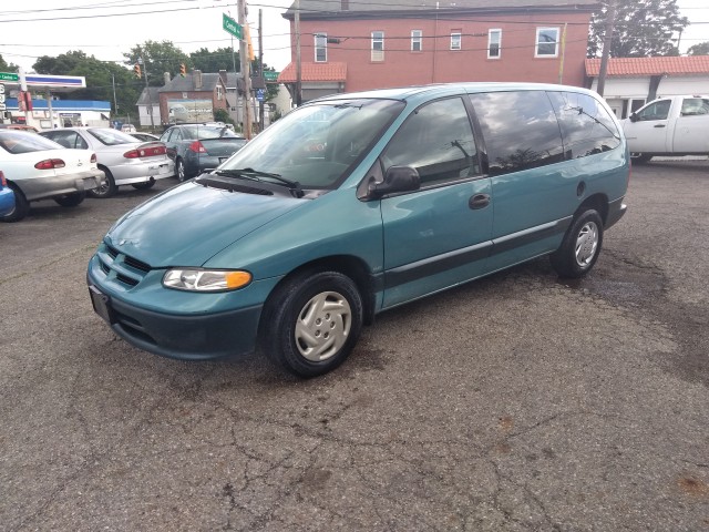 1996 dodge caravan se