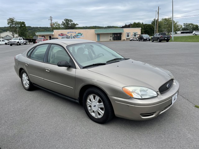 2005 Ford Taurus SEL for sale at Mull's Auto Sales