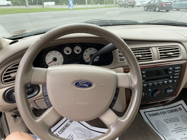 2005 Ford Taurus SEL for sale at Mull's Auto Sales