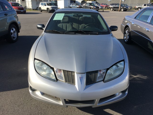 2005 Pontiac Sunfire Coupe w/1SV for sale at Mull's Auto Sales