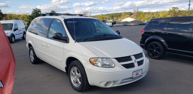 2007 Dodge Grand Caravan SXT for sale at Mull's Auto Sales