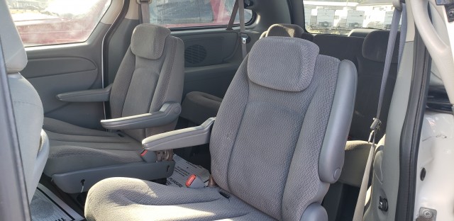 2007 Dodge Grand Caravan SXT for sale at Mull's Auto Sales