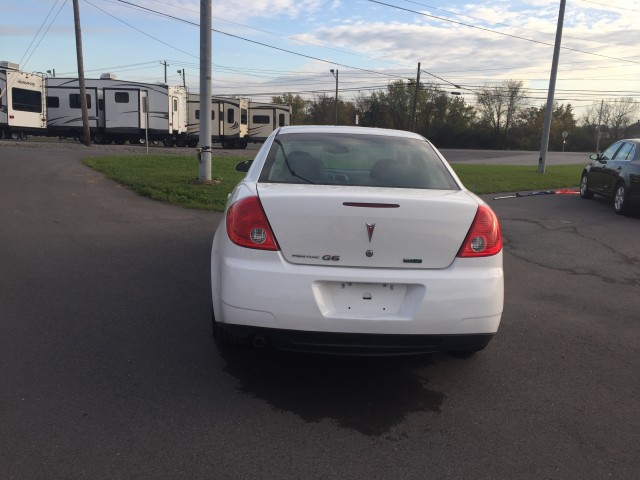 2010 Pontiac G6 Base for sale at Mull's Auto Sales