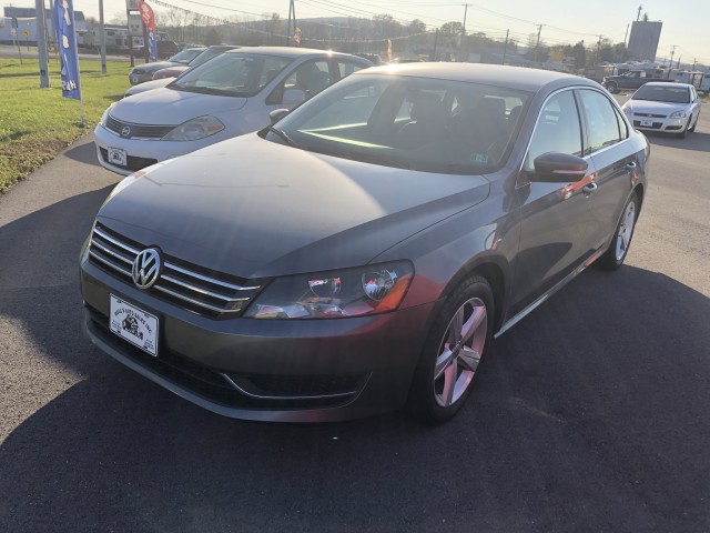 2013 Volkswagen Passat 2.5L SE AT for sale at Mull's Auto Sales