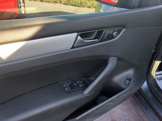 2013 Volkswagen Passat 2.5L SE AT for sale at Mull's Auto Sales
