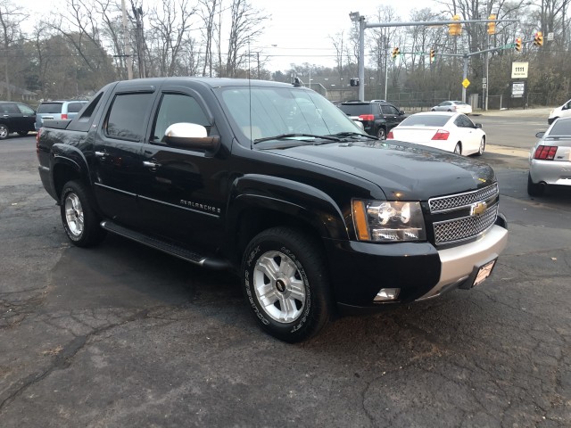 2007 CHEVROLET AVALANCHE 1500 for sale at Action Motors